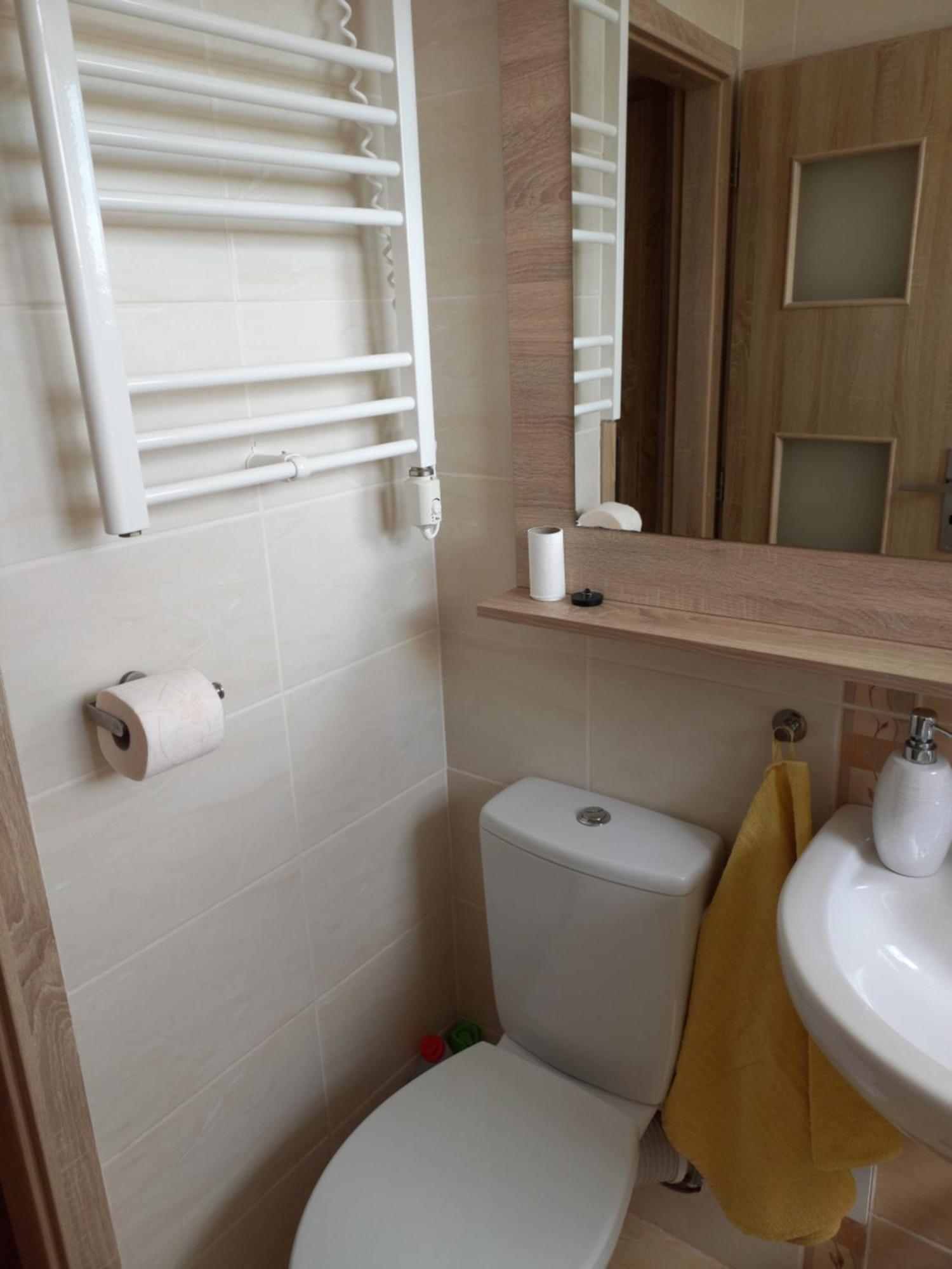 Deli Oldal Vendeghaz Apartment เอ็กเกอร์ ภายนอก รูปภาพ