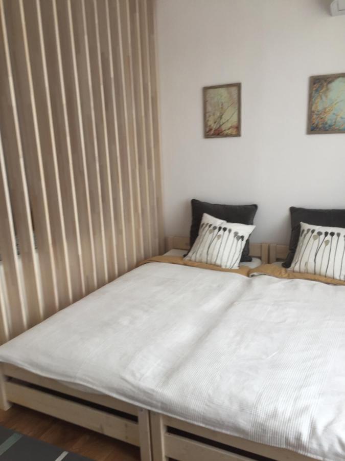 Deli Oldal Vendeghaz Apartment เอ็กเกอร์ ภายนอก รูปภาพ
